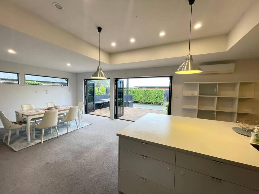 Spacious 4 Bed Family Home Christchurch Extérieur photo