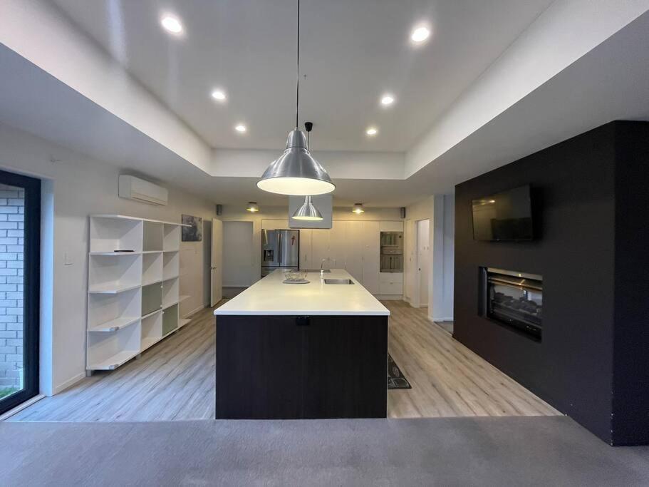 Spacious 4 Bed Family Home Christchurch Extérieur photo