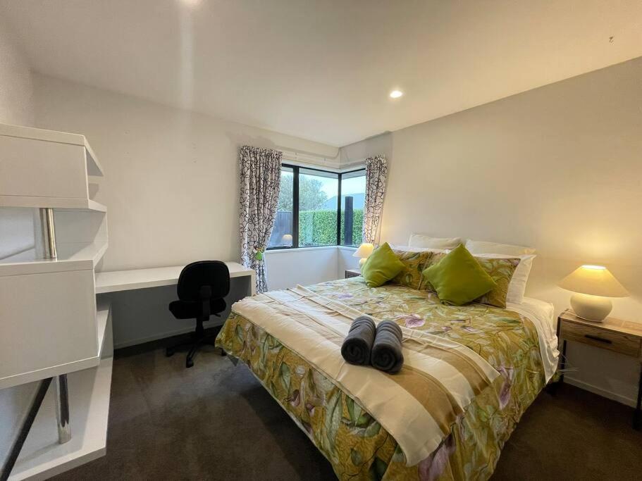 Spacious 4 Bed Family Home Christchurch Extérieur photo